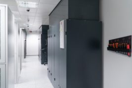 Kolokacja w data center - pomieszczenie kolokacyjne.