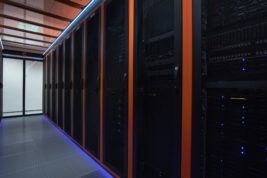 Kolokacja w data center - szafa rack.