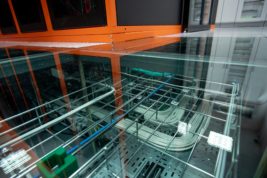 Kolokacja w data center - pomieszczenie kolokacyjne.